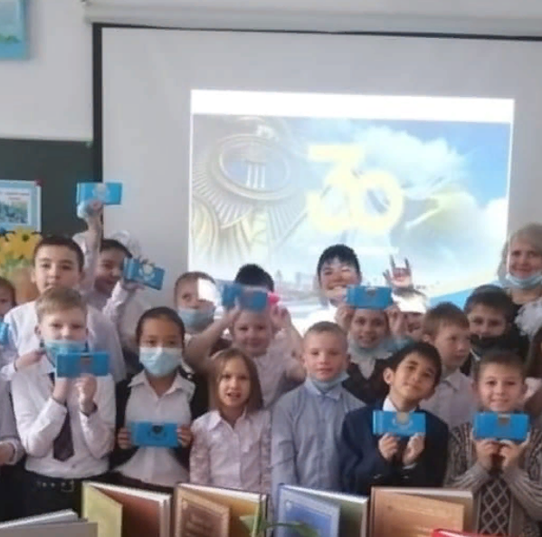9 декабря в 4 "B" классе классным руководителем Фоменко Н.В. был проведен классный час, посвященный 30-летию Независимости Республики Казахстан..