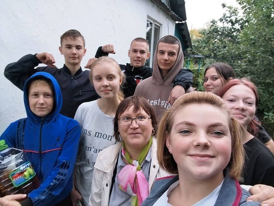 29 сентября учащиеся 9 В класса школы Алдабергенова приняли участие в акции "Помощь пожилым людям"