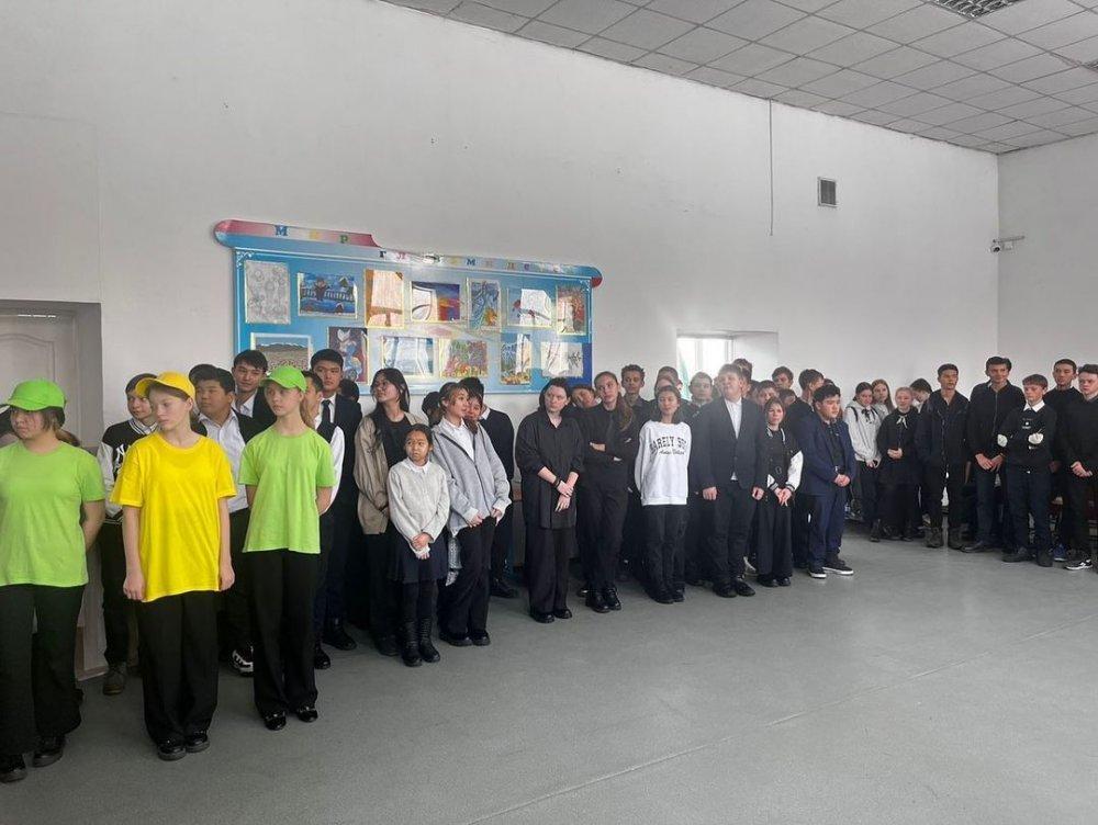 01.12.2022 г в СШ им. Н. Алдабергенова прошла акция посвященная всемирному дню борьбы со СПИДом, под девизом «стоп СПИД» 12.01.2022 ж.